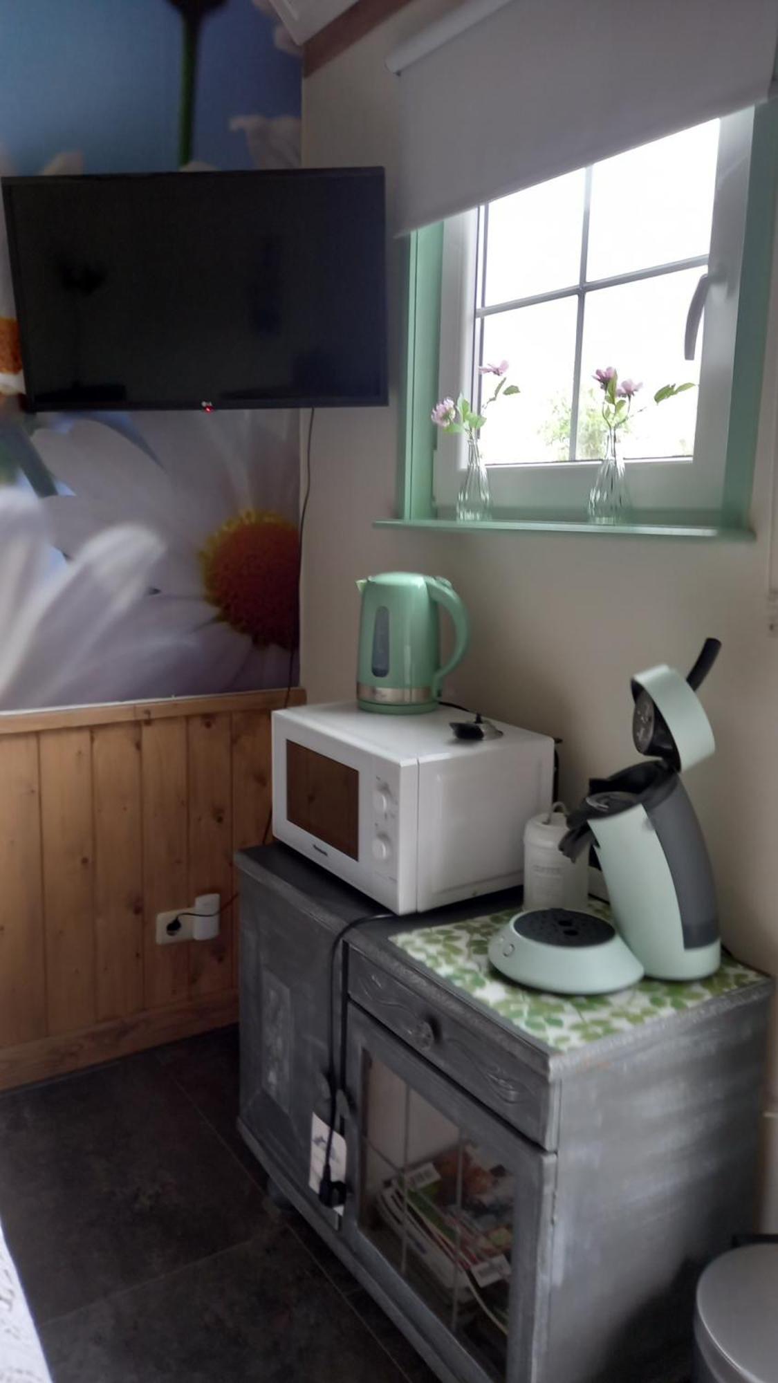 Bed and Breakfast Bed En Brochje De Oase Sweagerbosk Exterior foto